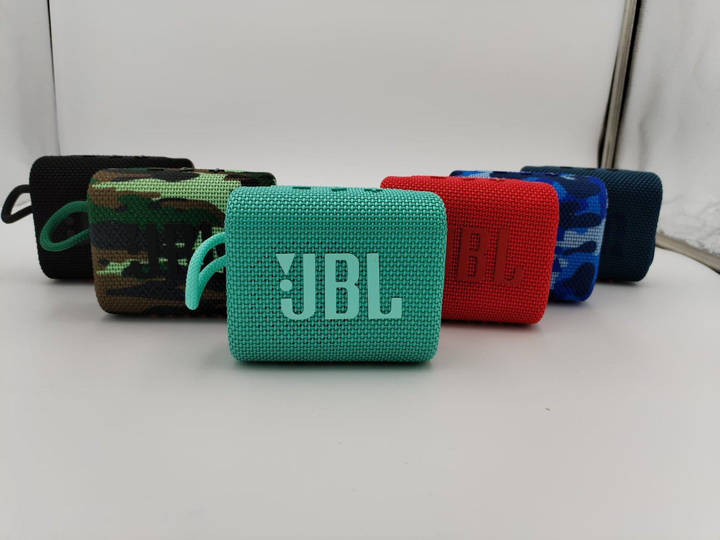 Parlante cuadrado JBL AAA